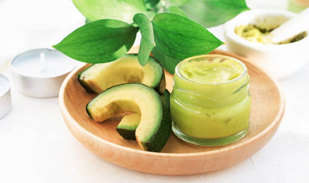 If you’re looking for amazing avocado masks for hair, come on it! From at-home beauty DIYs to store-bought ideas, we’ve got you covered. Check it out!