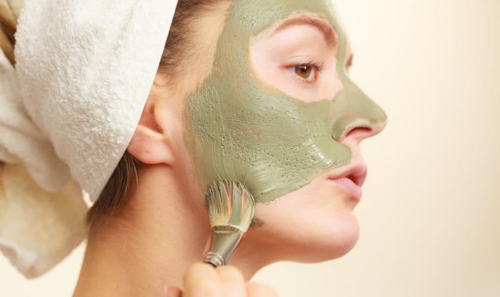Want to try out some bentonite clay face masks but not sure where to start? Check out these 7 amazing options that you can either buy or DIY at home.