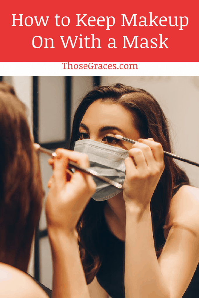 Do you want to know how to keep your makeup on when wearing a mask? We gave you useful tips on how to keep fresh and glowing while staying safe. Read on!