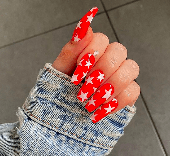 red nails with white stars