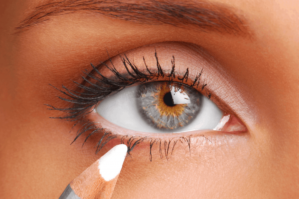 Close-up shot of beautiful eyes to wear a white eyeliner: how to wear white eyeliner?