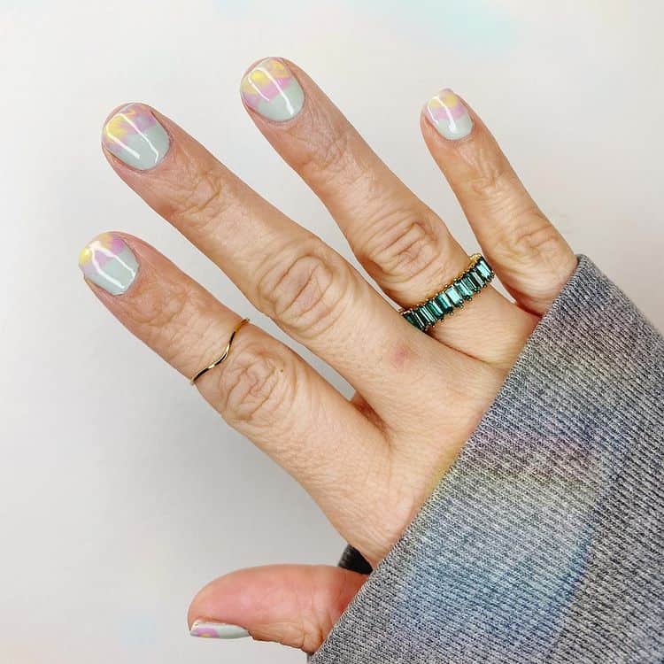 minimalist ombre nail design