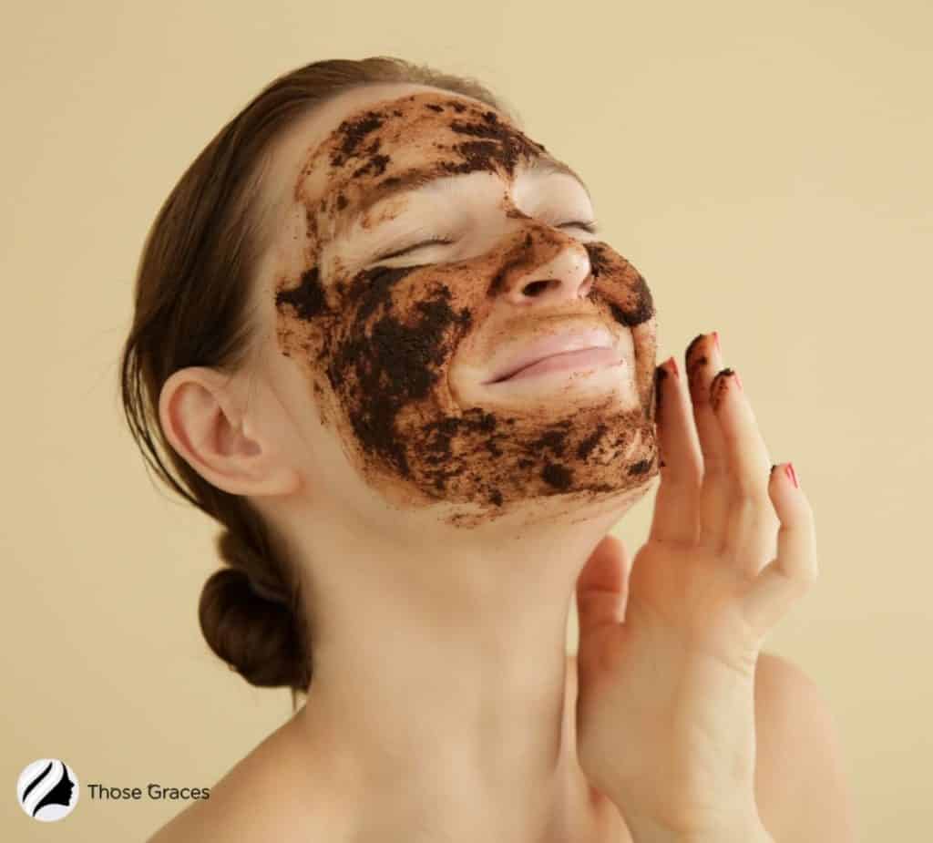 lady putting a DIY face scrub on her face