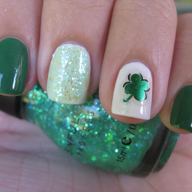 beautiful St. Patrick's Day nail design