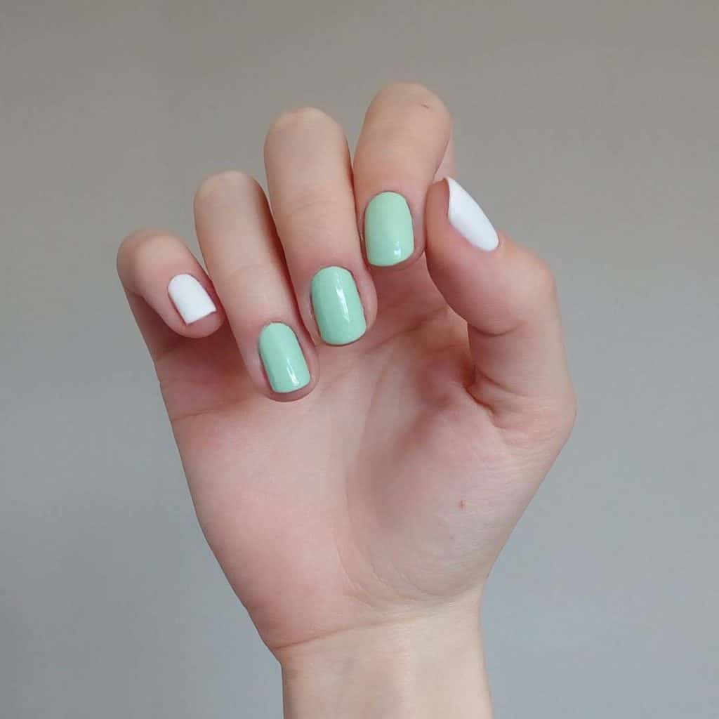 green and white nails