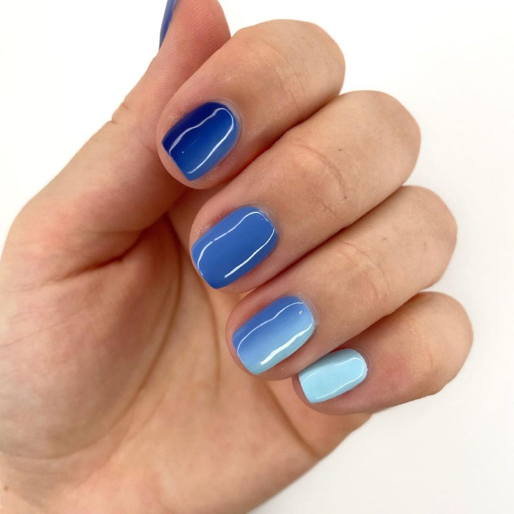 blue ombre Short Blue Gel Nails