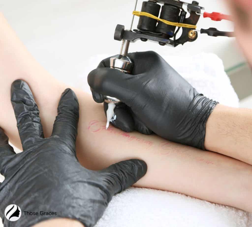 tattooing on hand but how does a tattoo needle go in