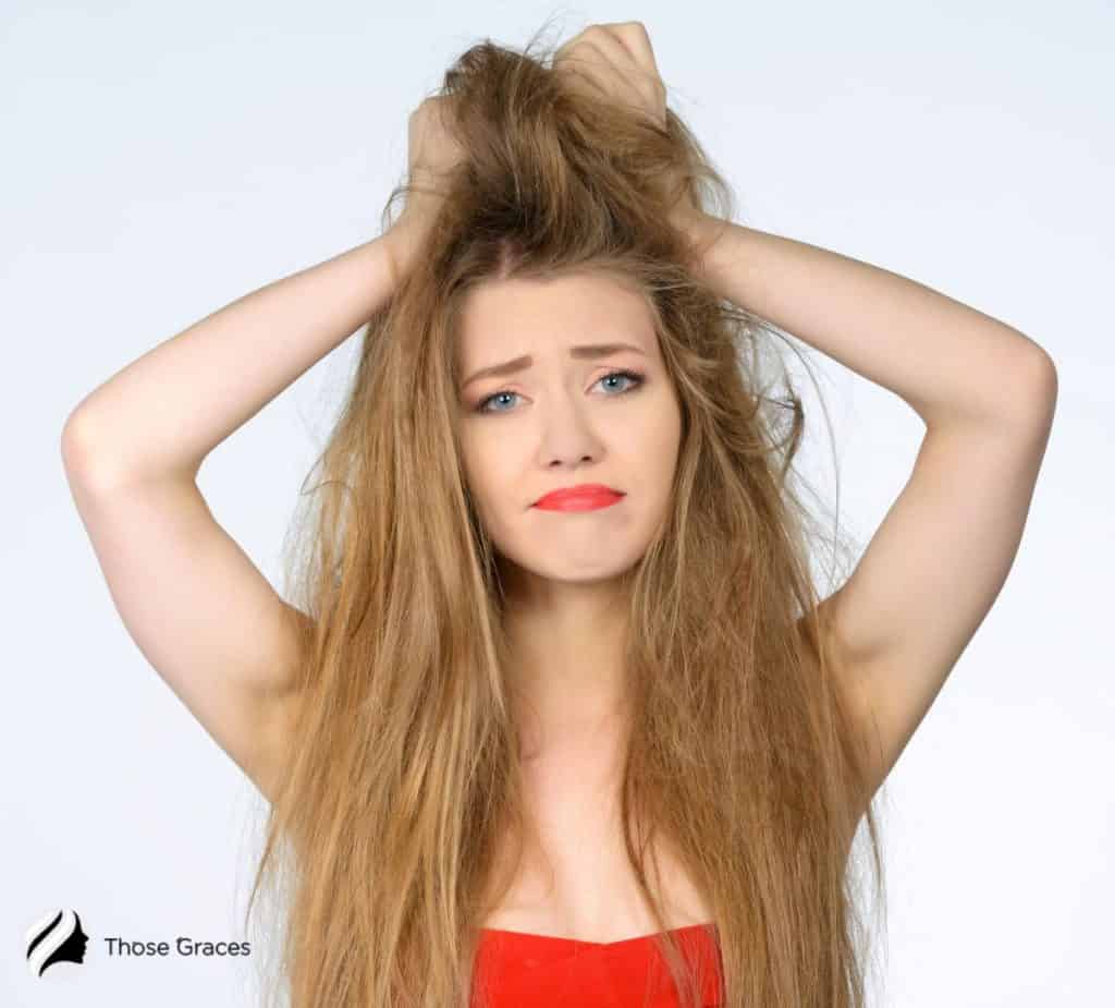 lady with very damaged hair