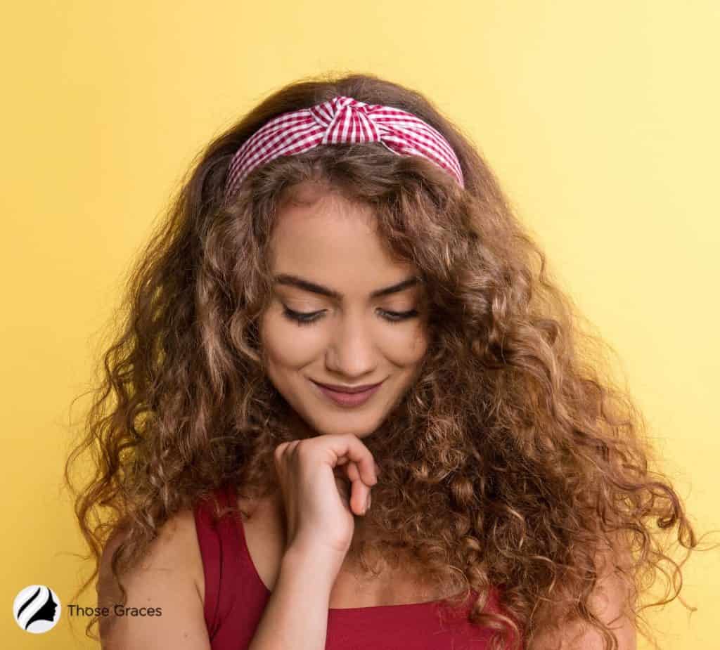 woman wearing hair band